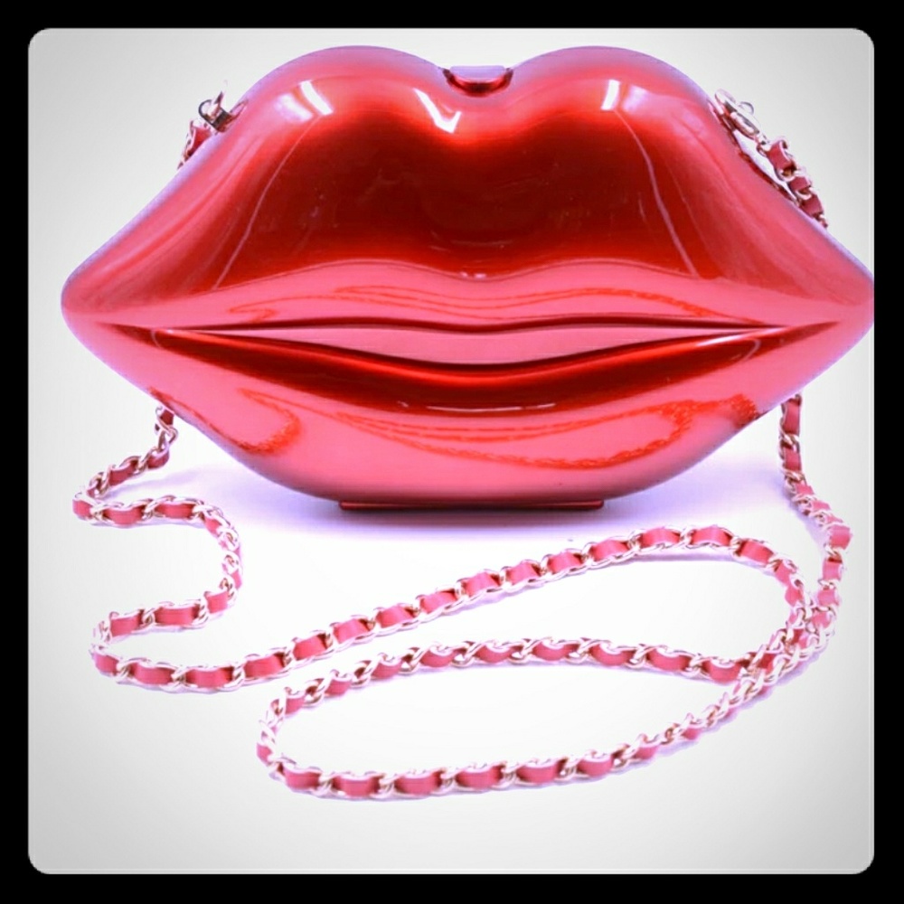 THE HOT LIPS BAG
